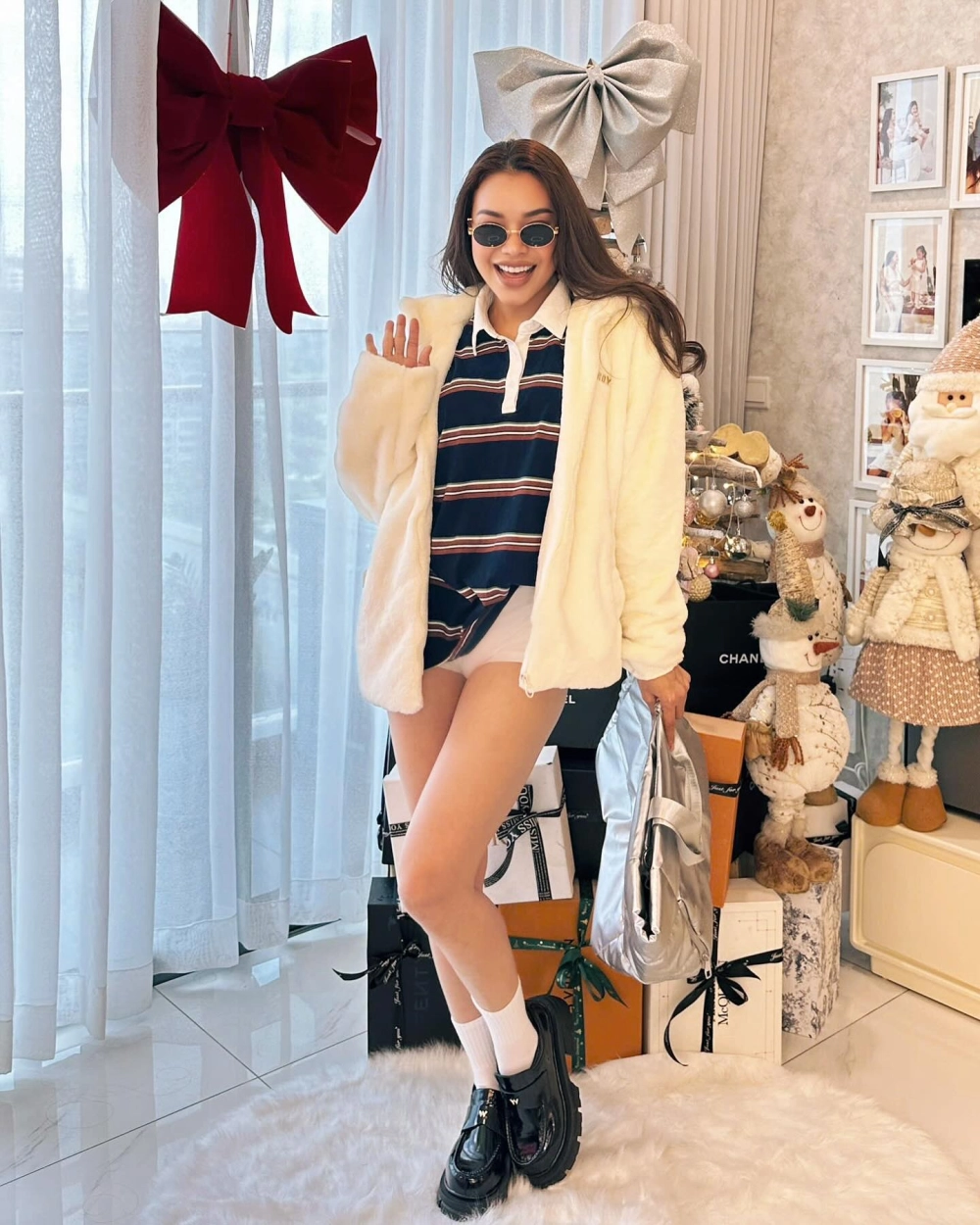 Ảnh nền nhẹ nhàng cho bài viết về năm sinh Trà Ngọc Hằng