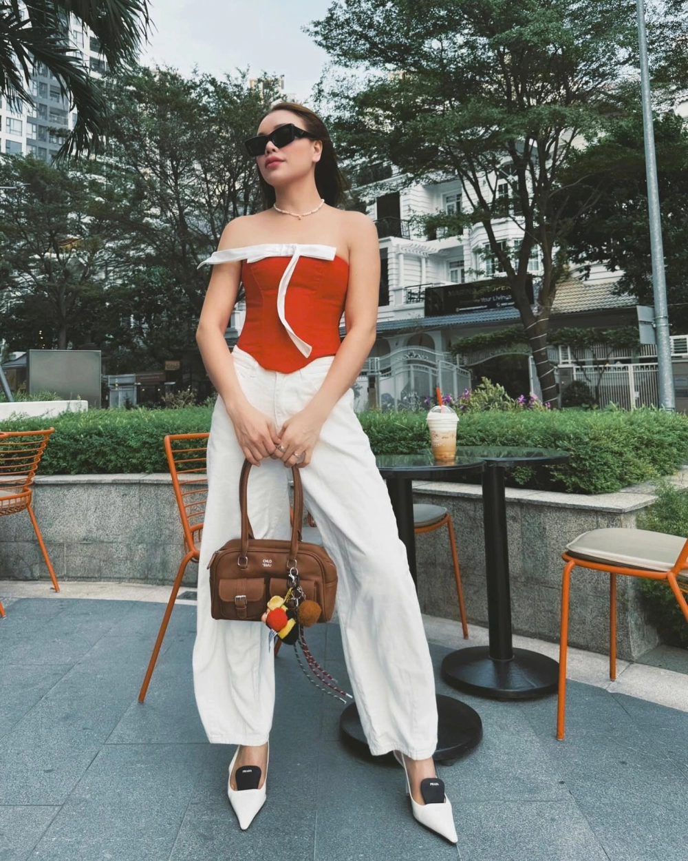 Ảnh hậu trường trong phim có diễn viên Trà Ngọc Hằng