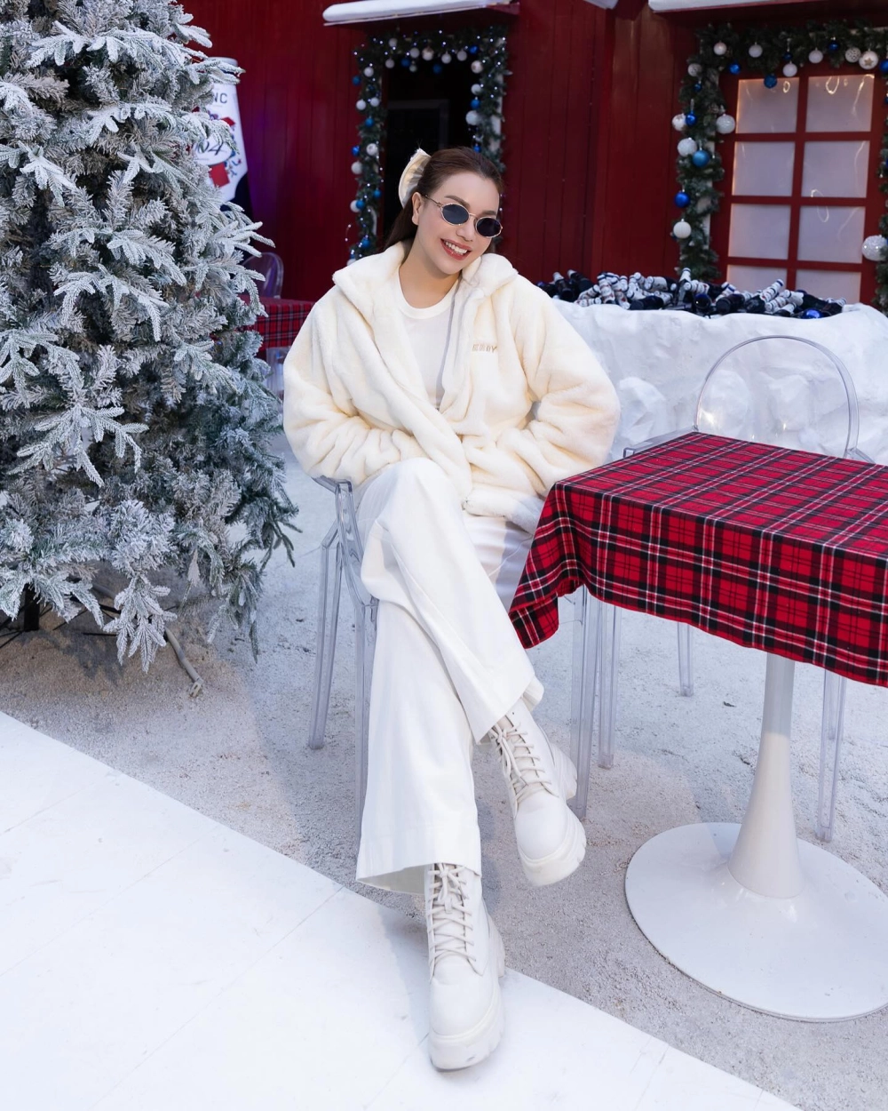 Ảnh bìa phù hợp cho thông tin về FB Trà Ngọc Hằng