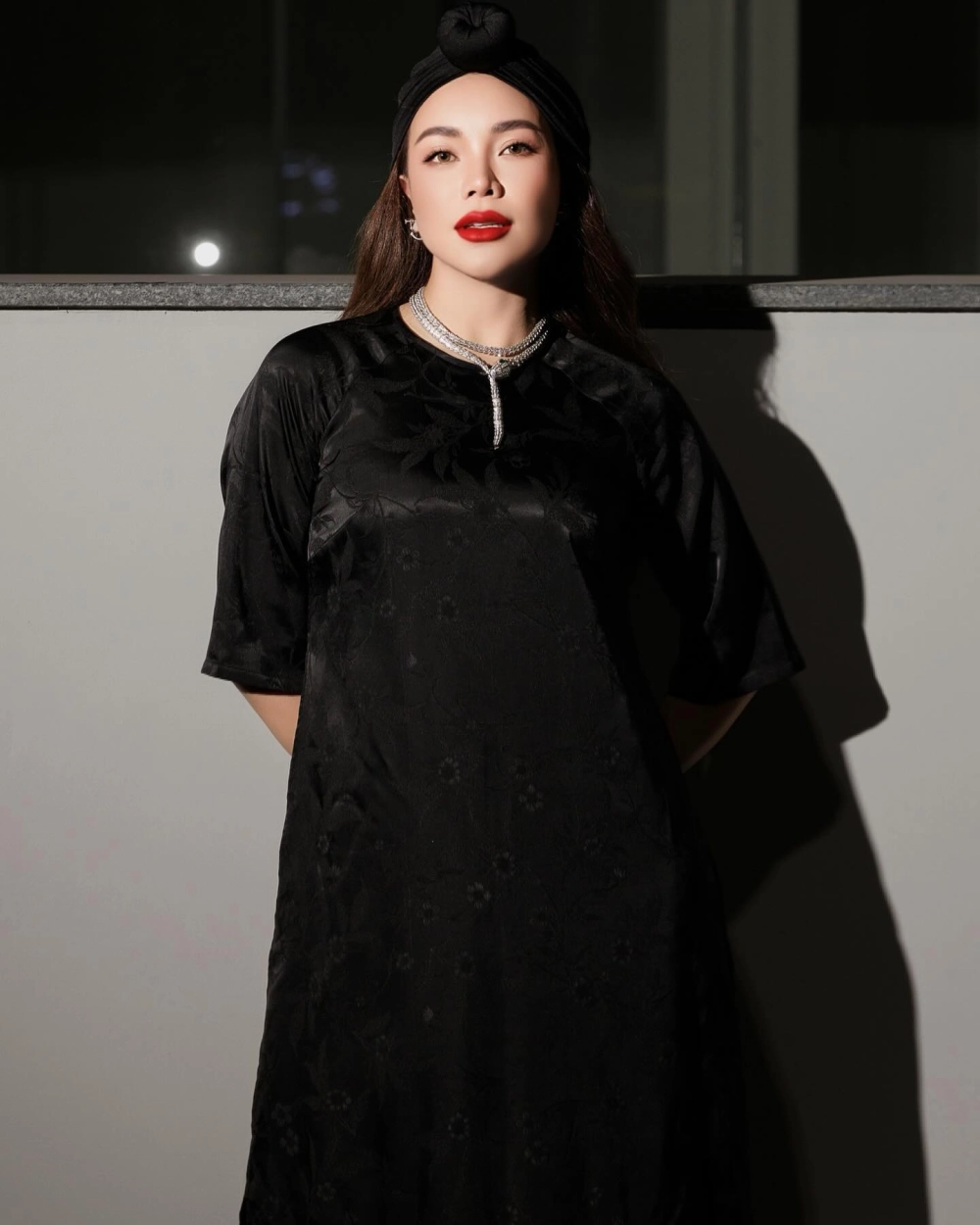 Góc chụp nóng bỏng khoe đường cong của Trà Ngọc Hằng bikini