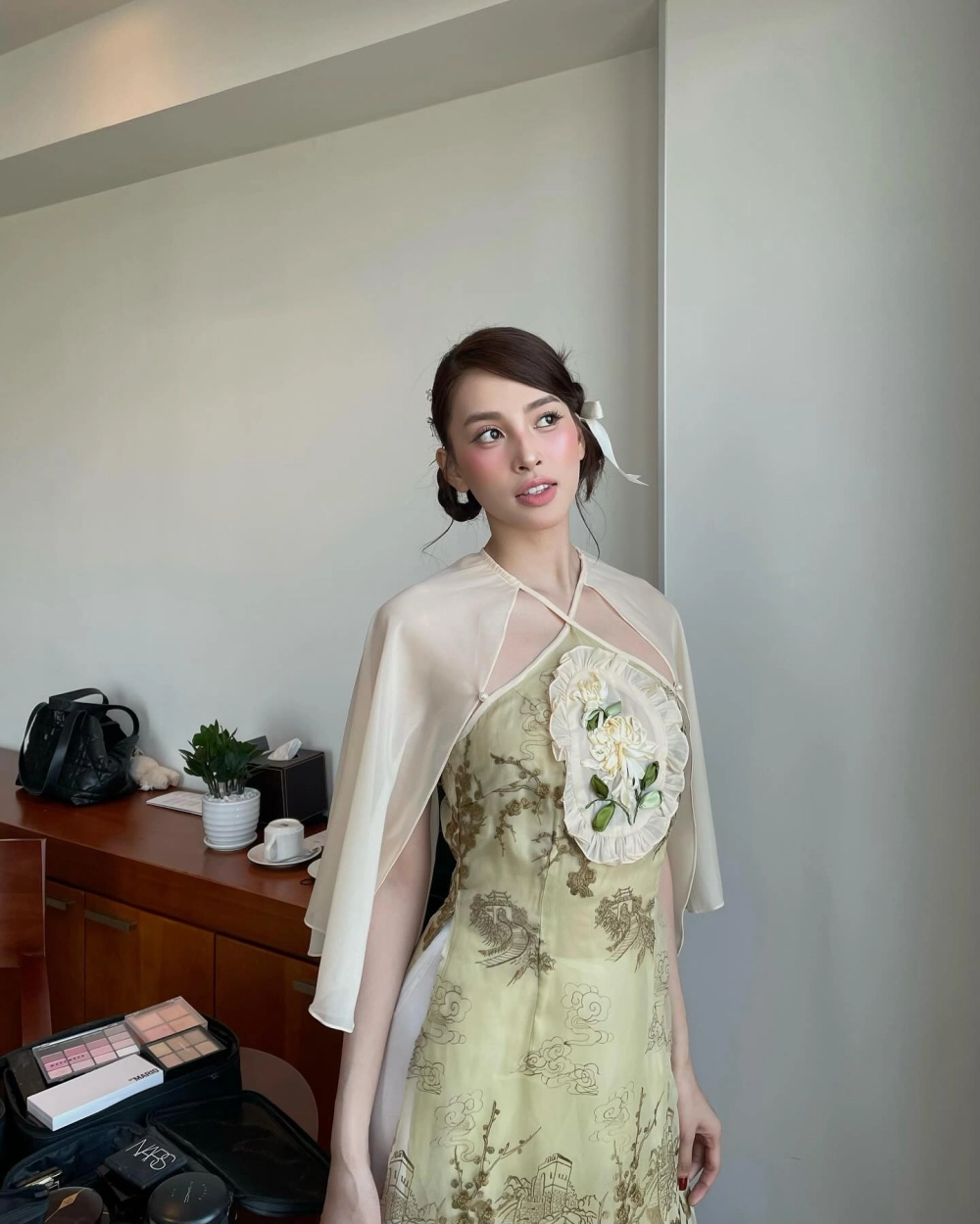 Nhan sắc không góc chết của hoa hậu Tiểu Vy mặt mộc