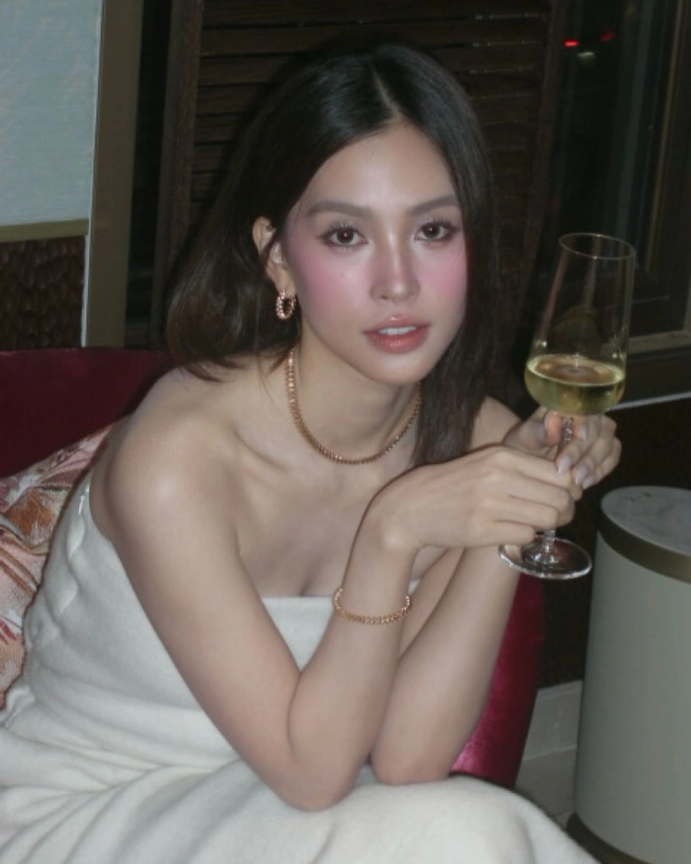 Khoảnh khắc thần thái của hoa hau Tieu Vy