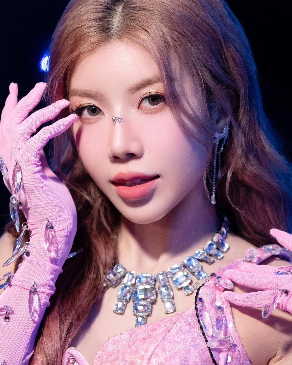 Visual mạnh mẽ từ bản Chỉ là Trang Pháp remix