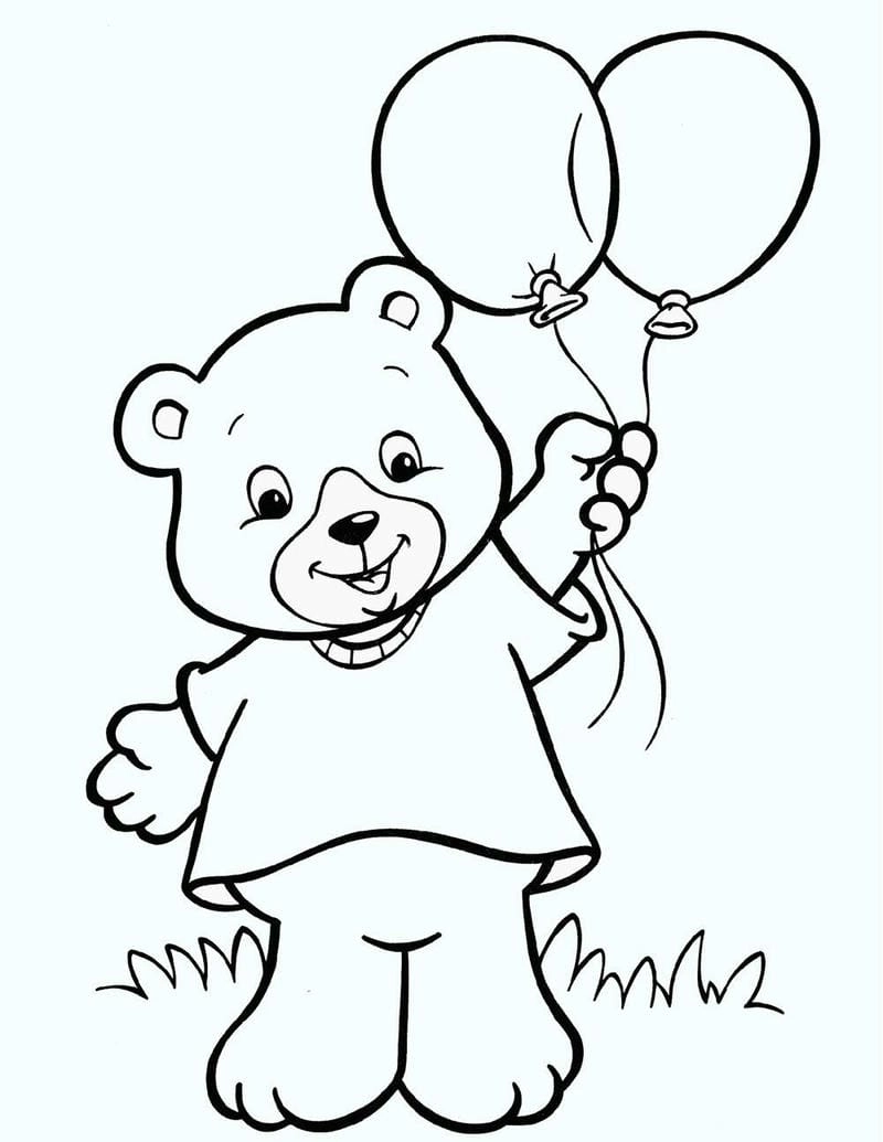 Bé thích thú với hình ảnh tô màu con gấu dễ thương