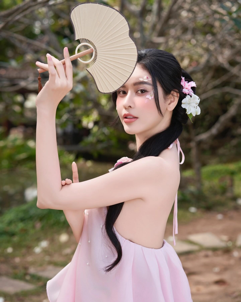 Khó tin khi nhìn Trương Quỳnh Anh tuổi đã qua 30