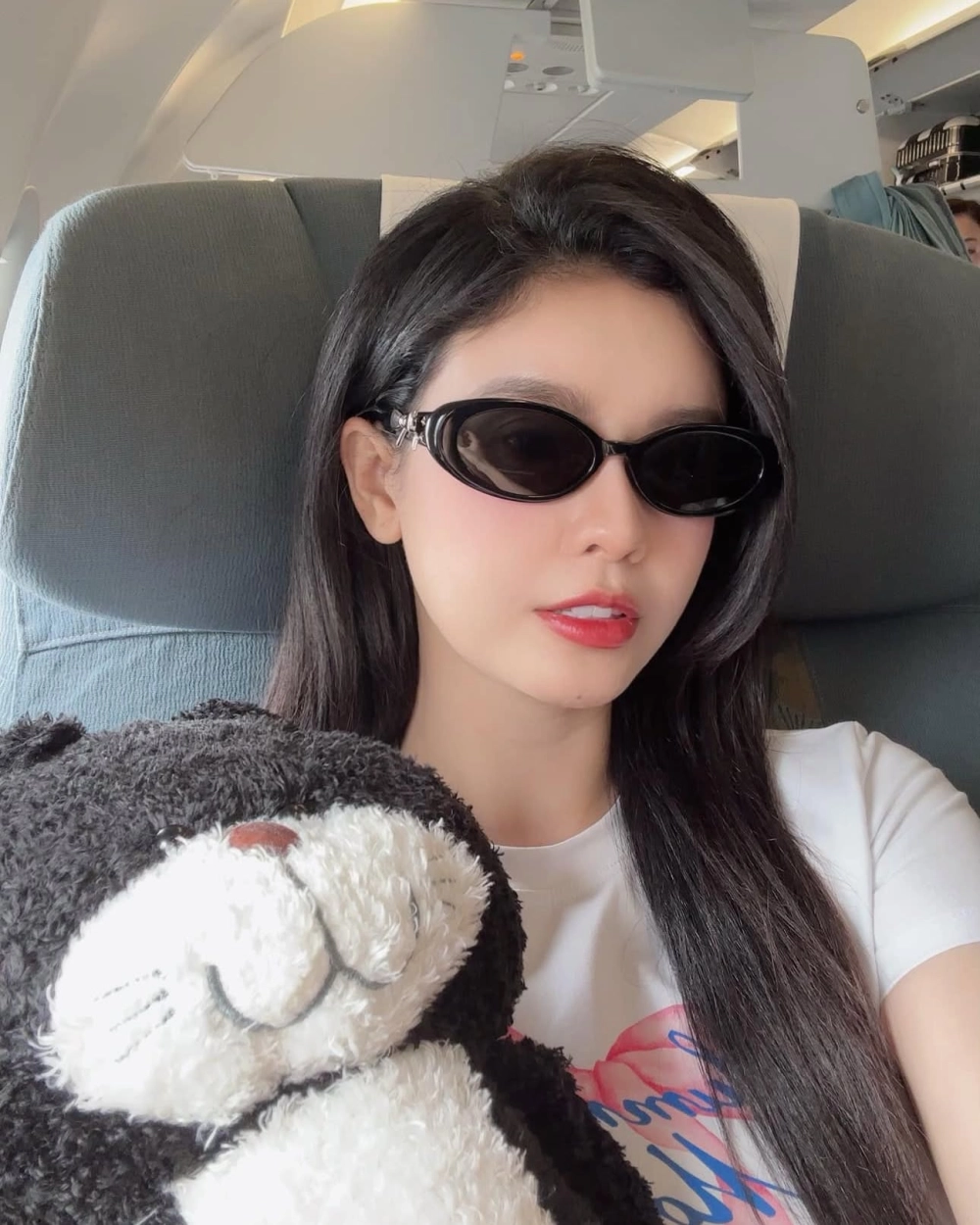 Bức ảnh cận cảnh giọng ca live Trương Quỳnh Anh karaoke