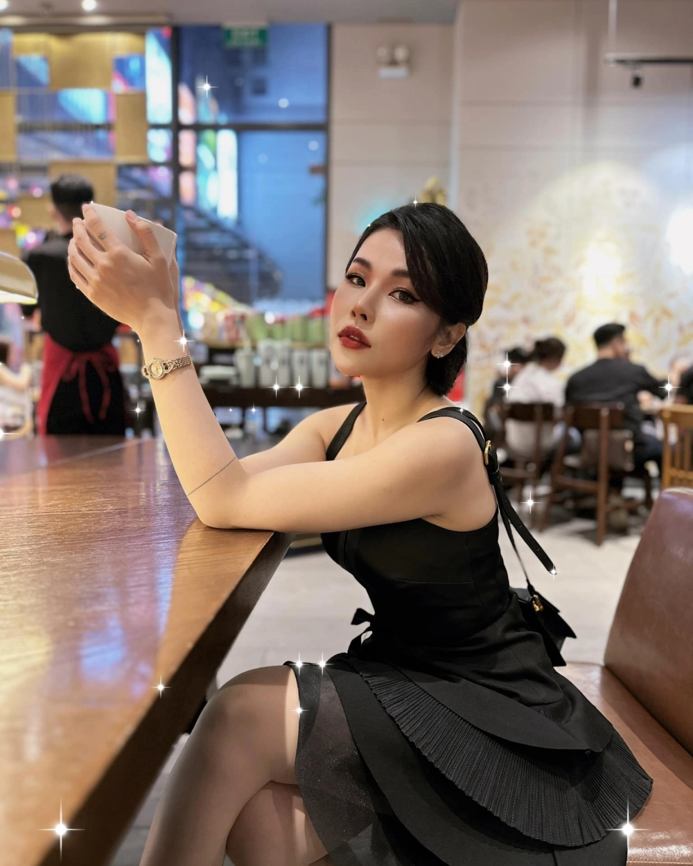 Loạt visual đẹp qua từng track trong Trương Thảo Nhi songs