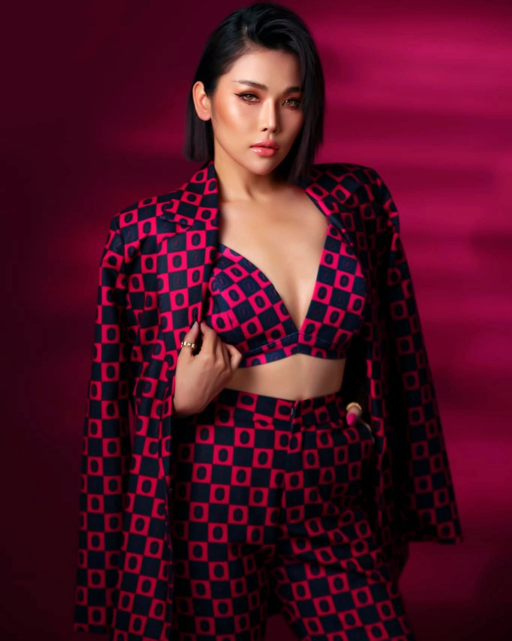 Góc chân dung trong sáng hé lộ ca sĩ Trương Thảo Nhi sinh năm bao nhiêu