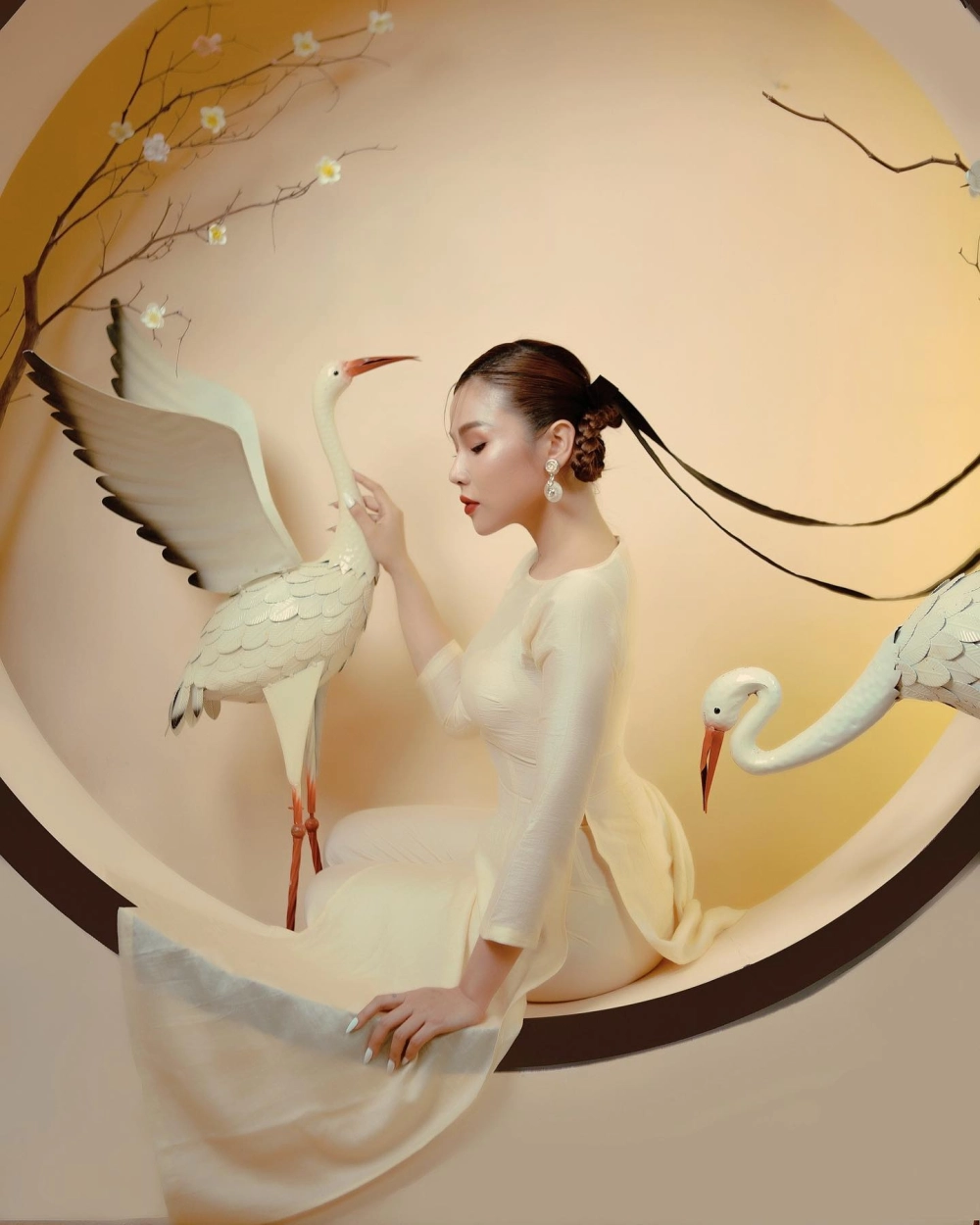 Hình ảnh trẻ trung khó tin Trương Thảo Nhi sinh năm mấy