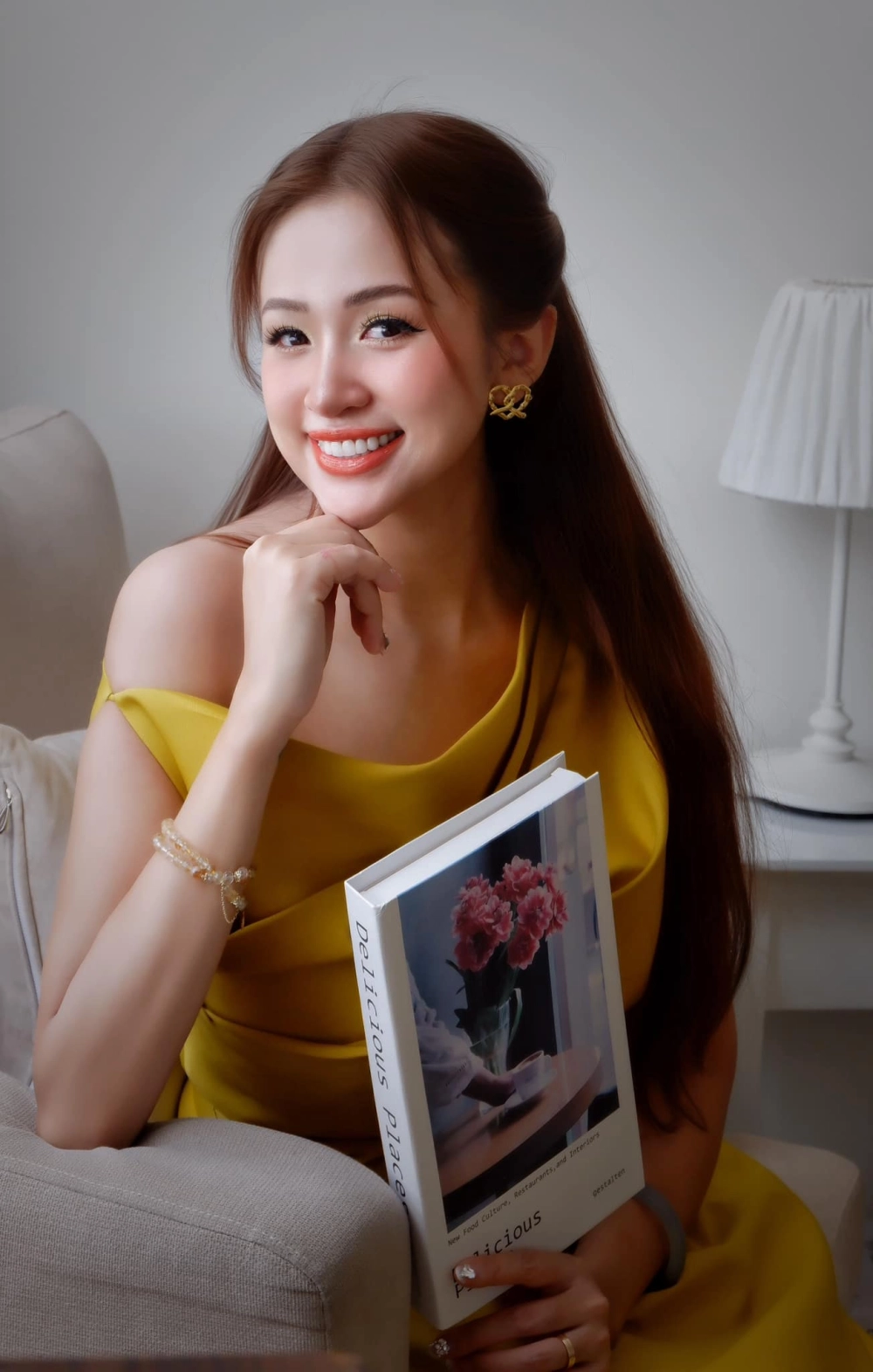 Khoảnh khắc ngọt ngào khi Vân Hugo hát trên sân khấu