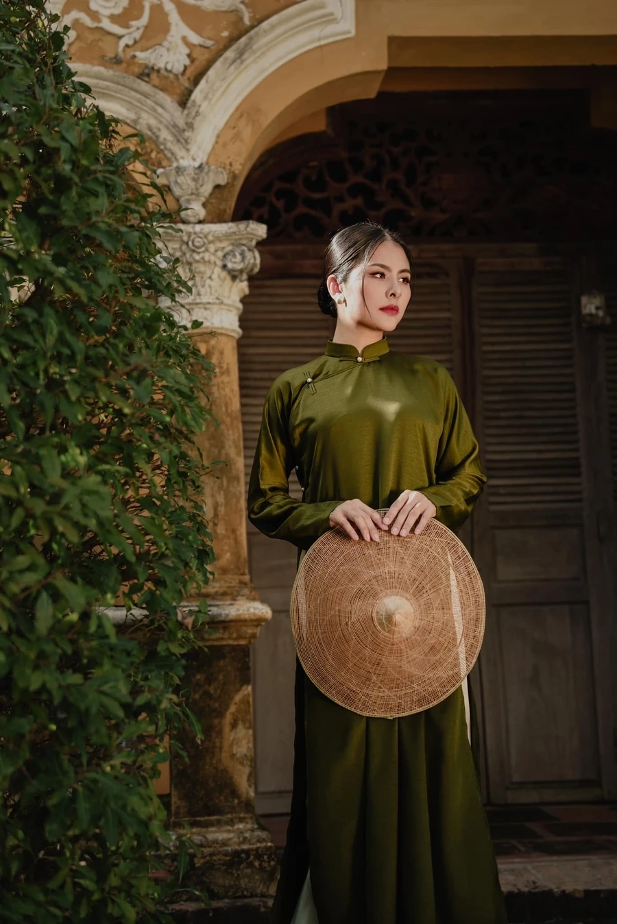 Tấm ảnh gợi nhớ thanh xuân khiến fan hỏi Vân Trang sinh năm mấy