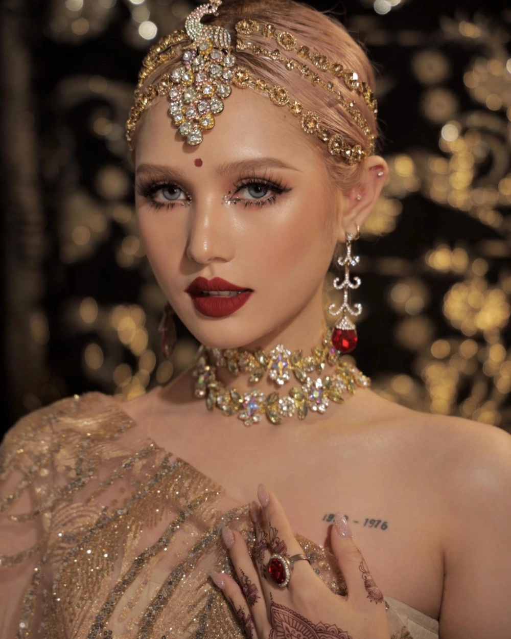 Khung ảnh toàn thân rõ nét Xoài Non cao bao nhiêu