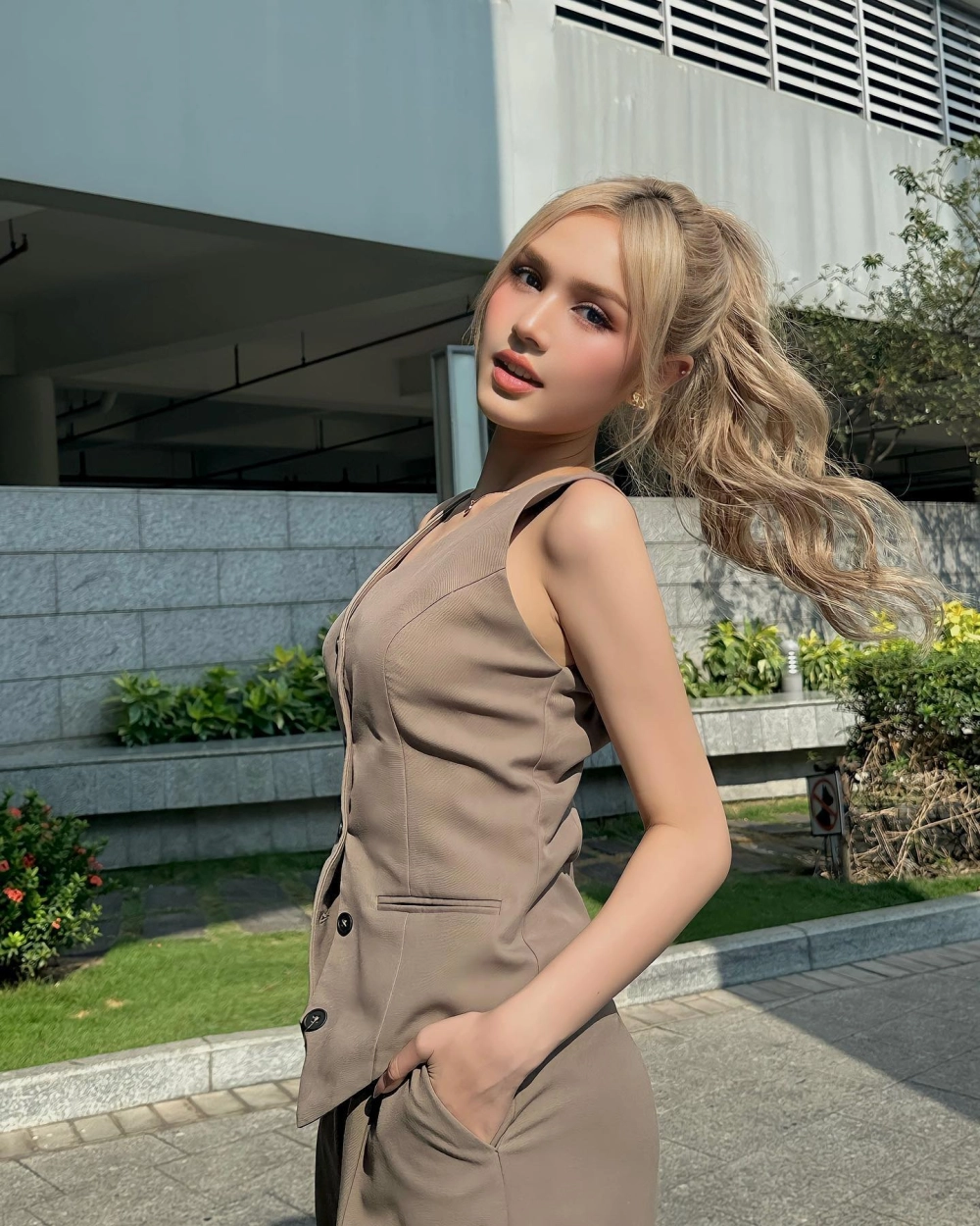 Ánh mắt suy tư trong “Xoài Non chia tay” đầy cảm xúc