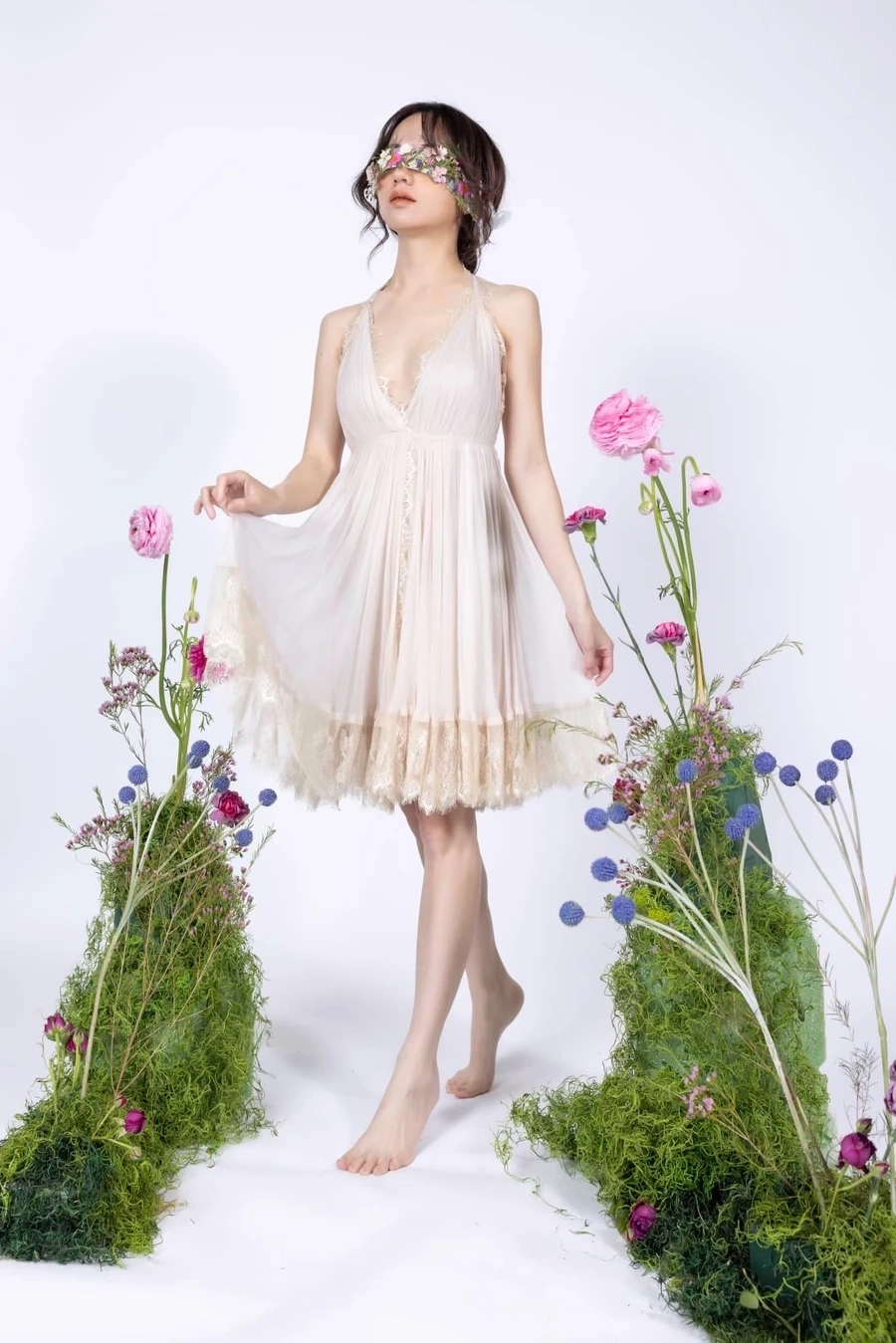 Tấm ảnh ngày đầu biểu diễn của bé Xuân Nghi sinh năm 1994