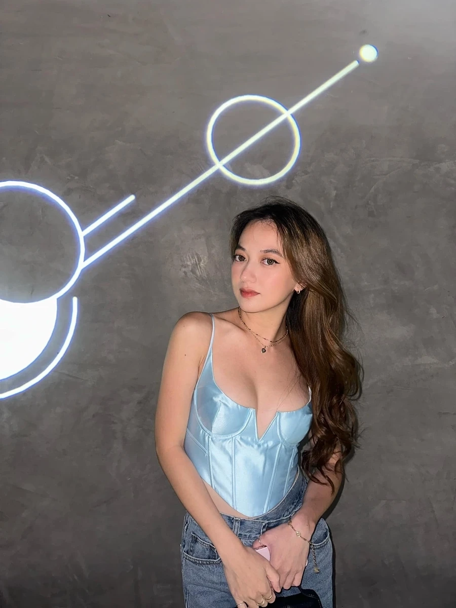 Hình ảnh gắn với các mốc đáng nhớ trong tiểu sử Xuân Nghi