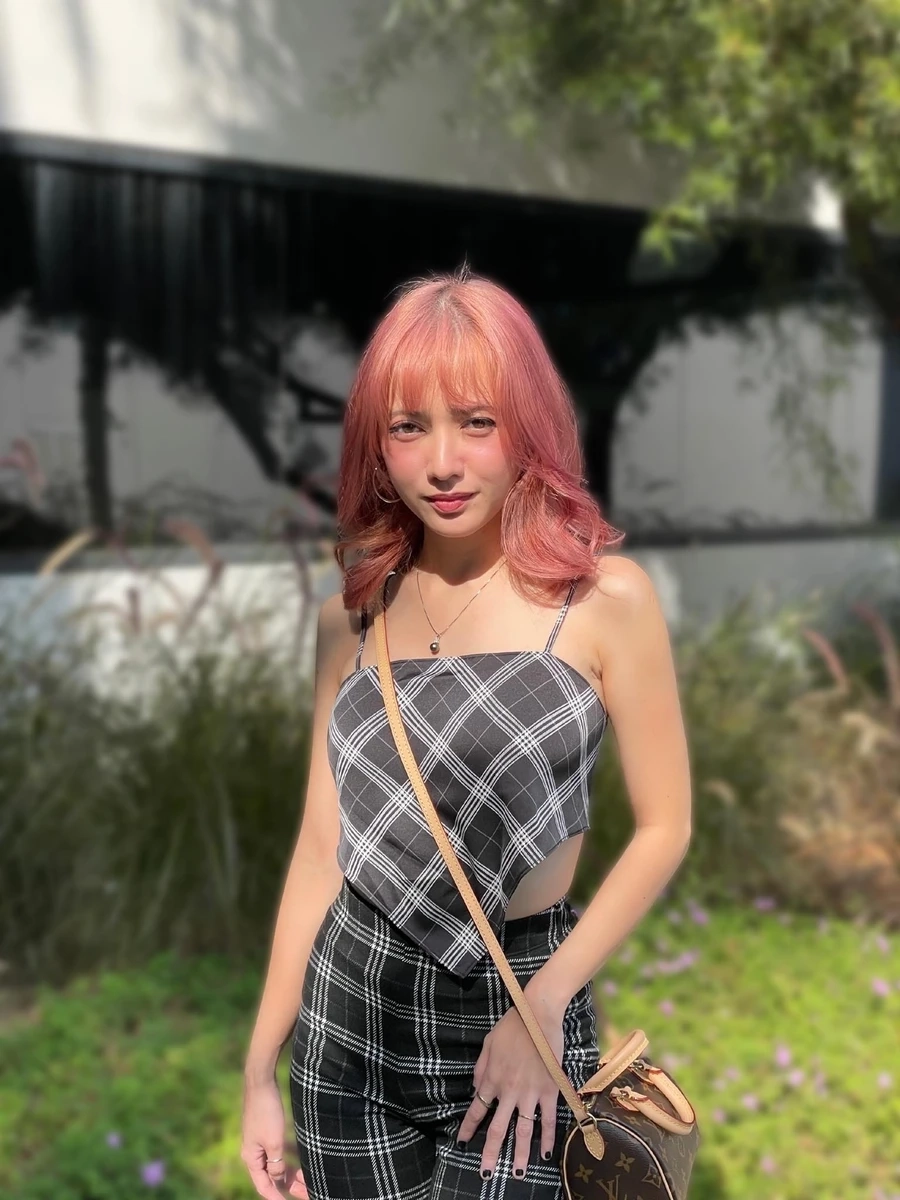 Ảnh toàn thân khiến fan tò mò Xuân Nghi cao bao nhiêu