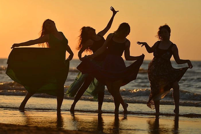 Avatar 4 người cute xinh xắn đáng yêu mọi người