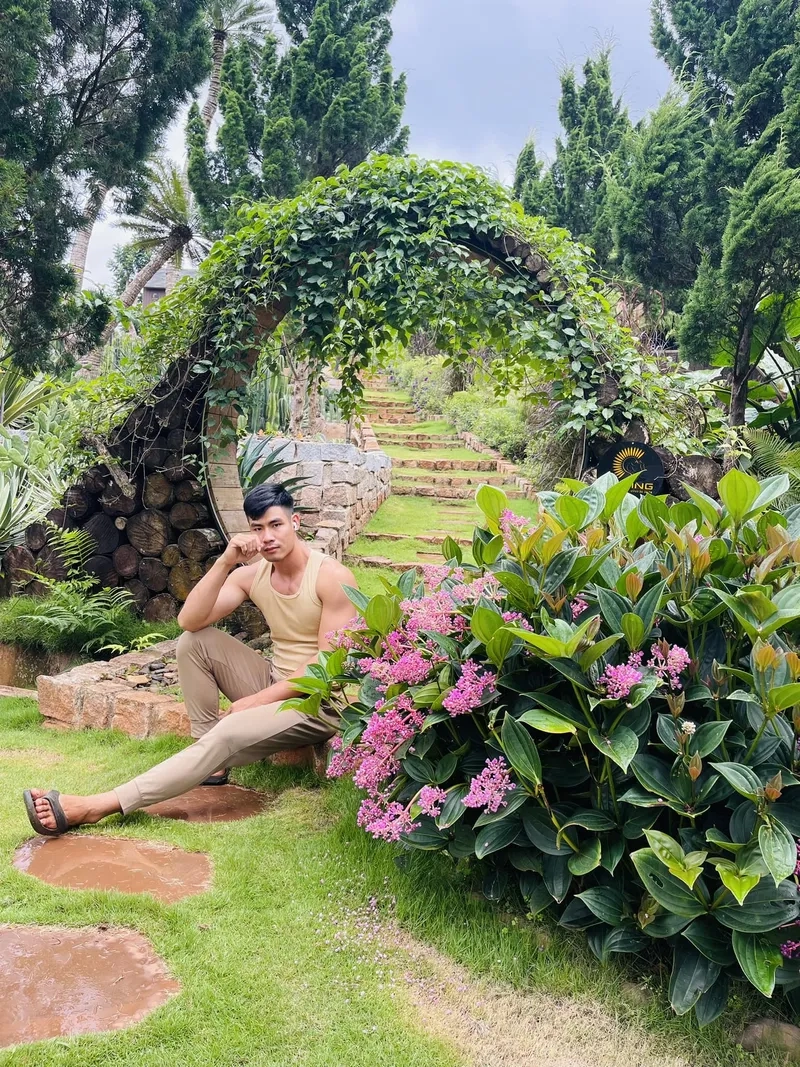 Khám phá Danh Chiếu Linh chiều cao ấn tượng trong sự kiện