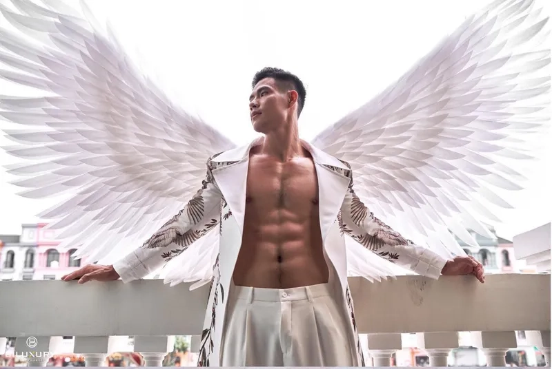 Khám phá đời thường và phong cách Danh Chiếu Linh cuộc sống