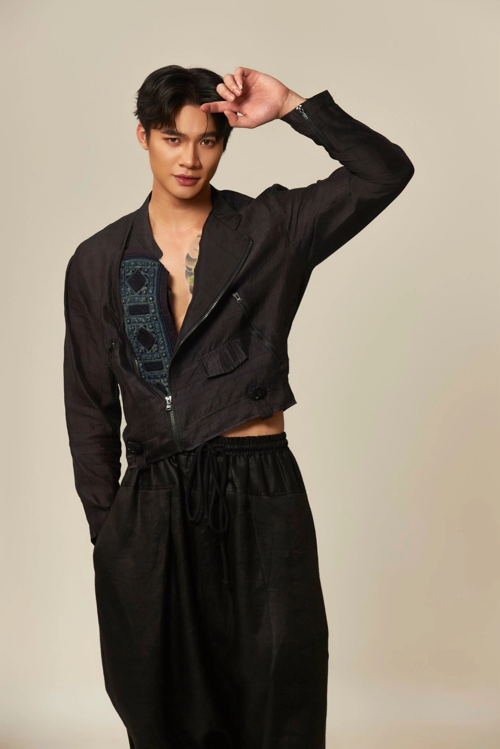 Hình ảnh hiếm về vợ Nam Vương Đinh Công Tú và gia đình hạnh phúc