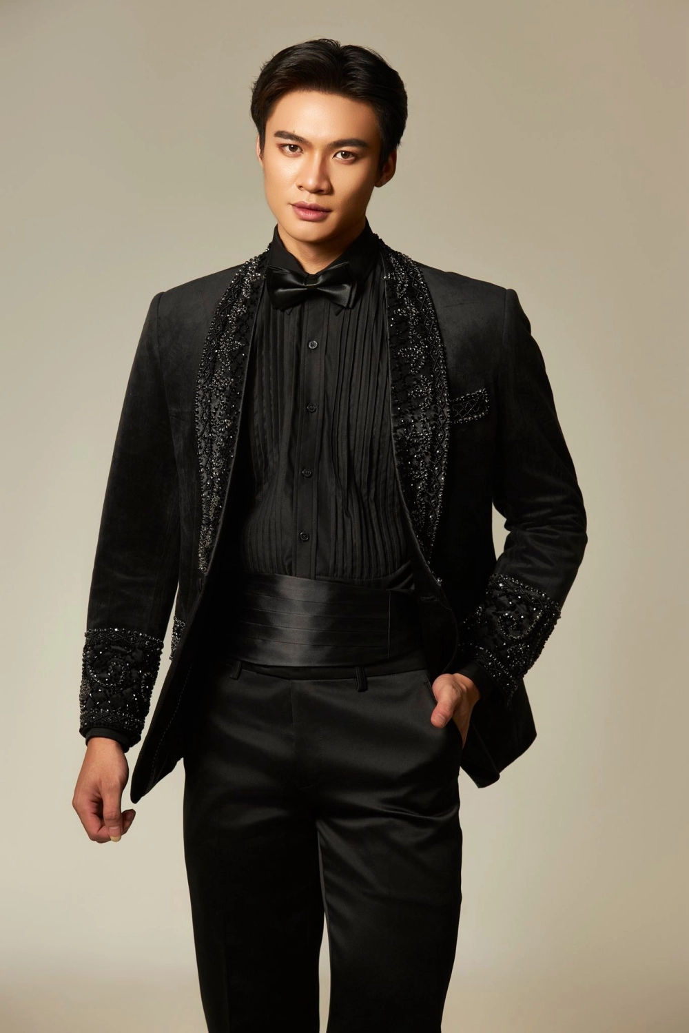 Ngắm bộ ảnh chuyên nghiệp của Đinh Công Tú người mẫu ấn tượng