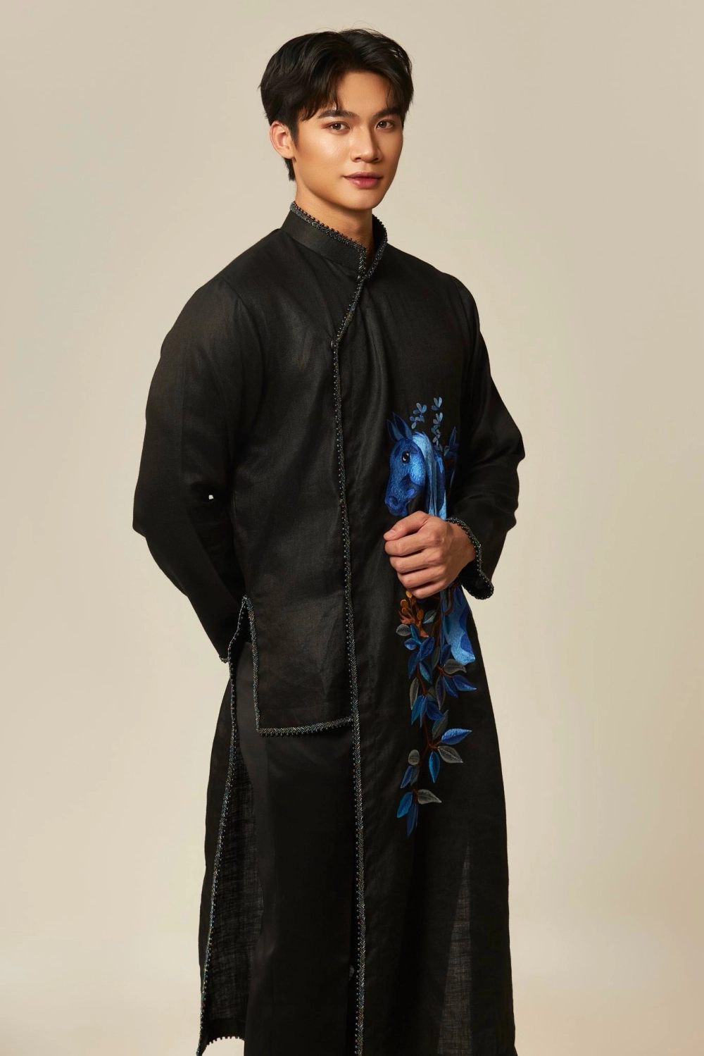 Theo dõi hình ảnh mới nhất của Đinh Công Tú Instagram hôm nay