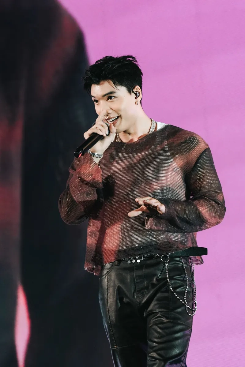 Cập nhật thông tin về người yêu Hiếu Thứ Hai hiện nay