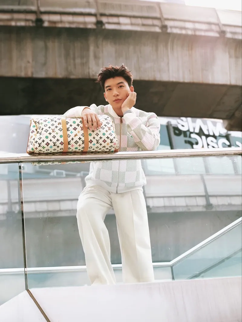 Tìm hiểu Hiếu Thứ Hai tên thật và sự nghiệp âm nhạc