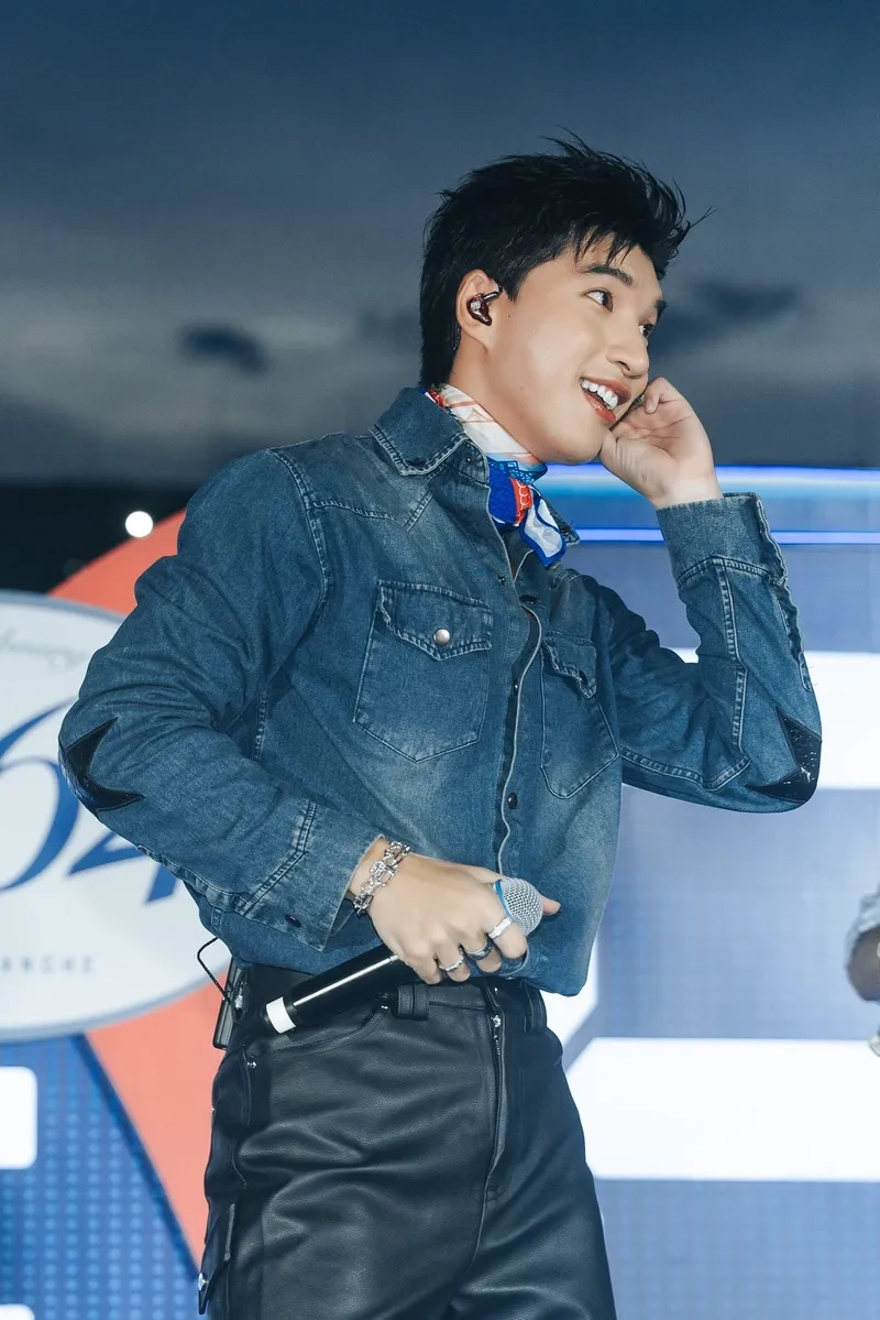 Cập nhật tin tức Hiếu Thứ Hai và bạn gái gần đây