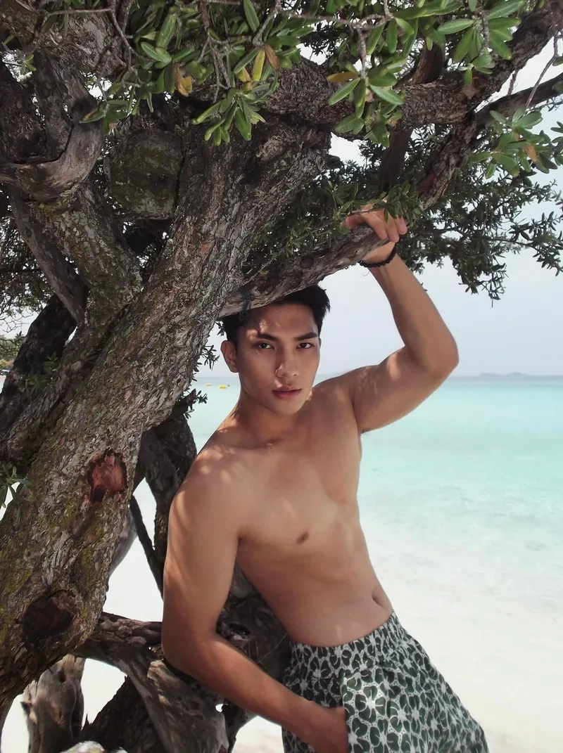 Xem tin tức Hoàng Minh Hưng Mỹm Trần và mối quan hệ