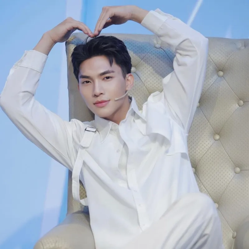 Follow ngay Hoàng Minh Hưng TikTok để xem clip hot