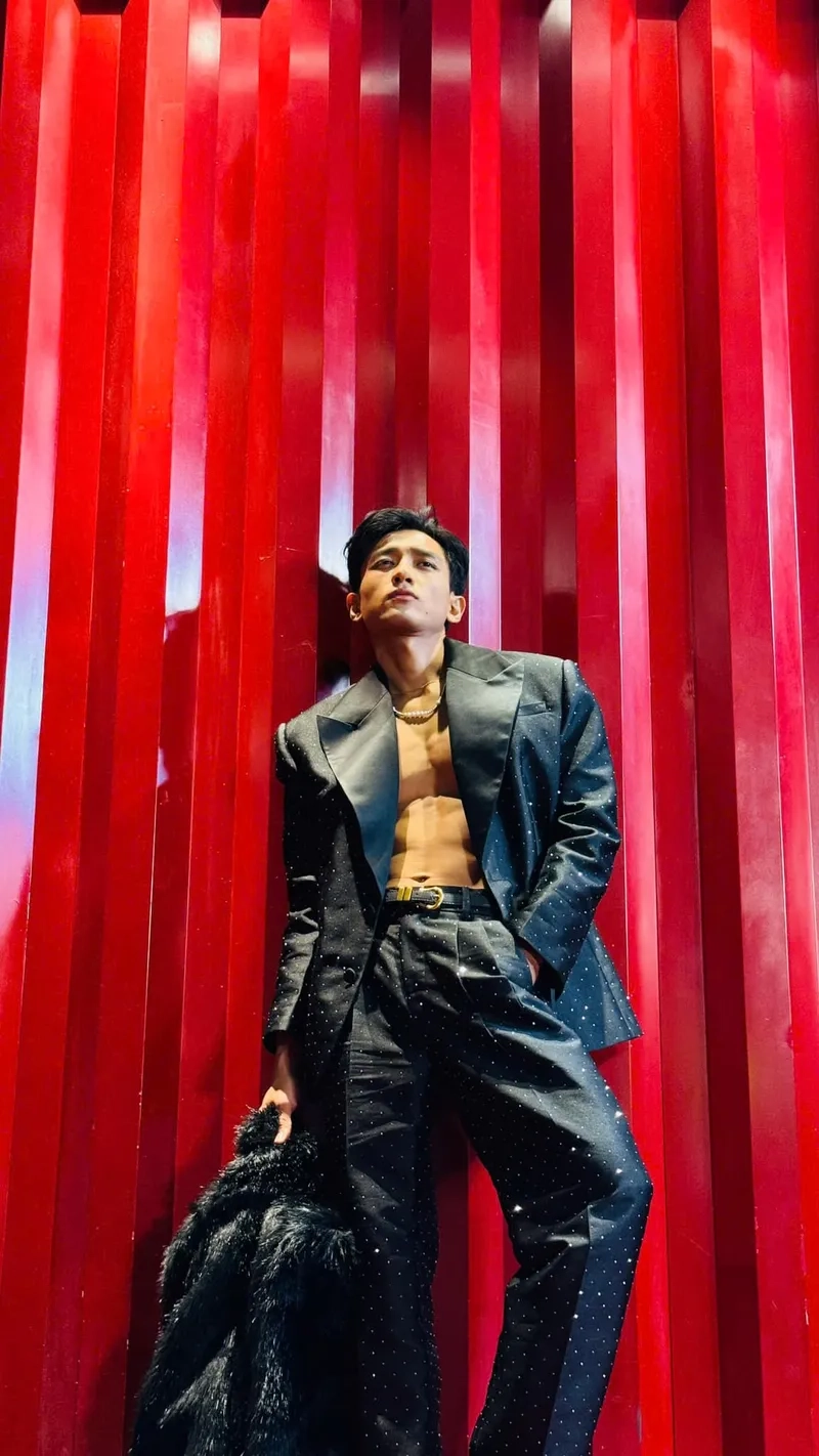 Hữu Vi đóng phim gì đang là chủ đề hot trên mạng