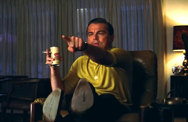 Cười bể bụng với leonardo dicaprio pointing meme