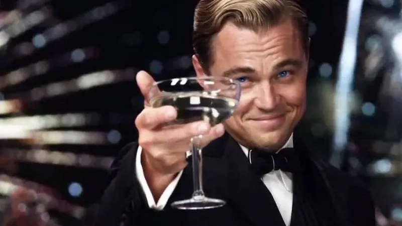 Ảnh chế gây sốt leo dicaprio drinking meme