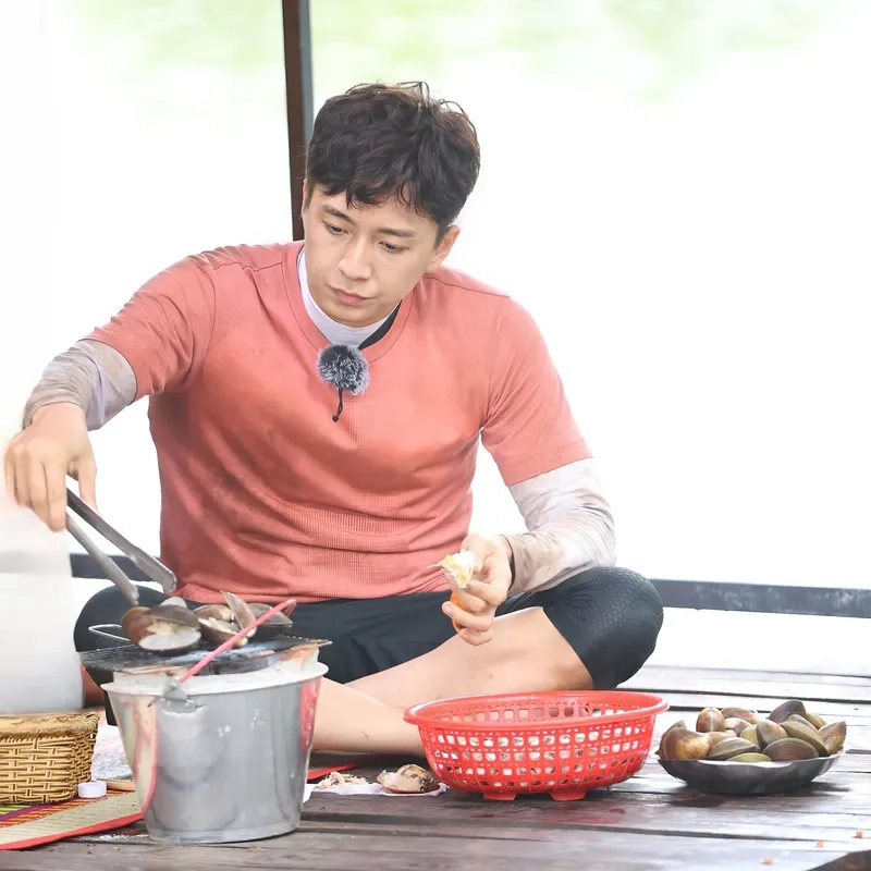 Ngô Kiến Huy bài hát mới nhất khiến fan đứng ngồi không yên