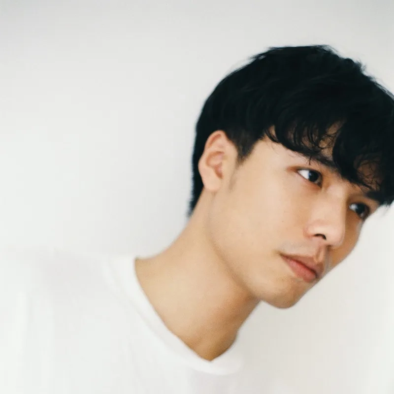 Nguyễn Mạnh Lân nổi bật với phong cách lịch lãm và cuốn hút