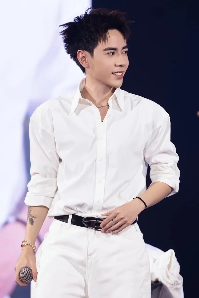 Khám phá hình ảnh quang hùng masterd đầy sáng tạo