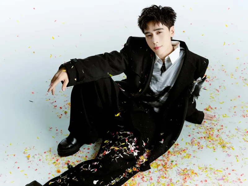 Khám phá MV đình đám quang hùng masterd mưa đá