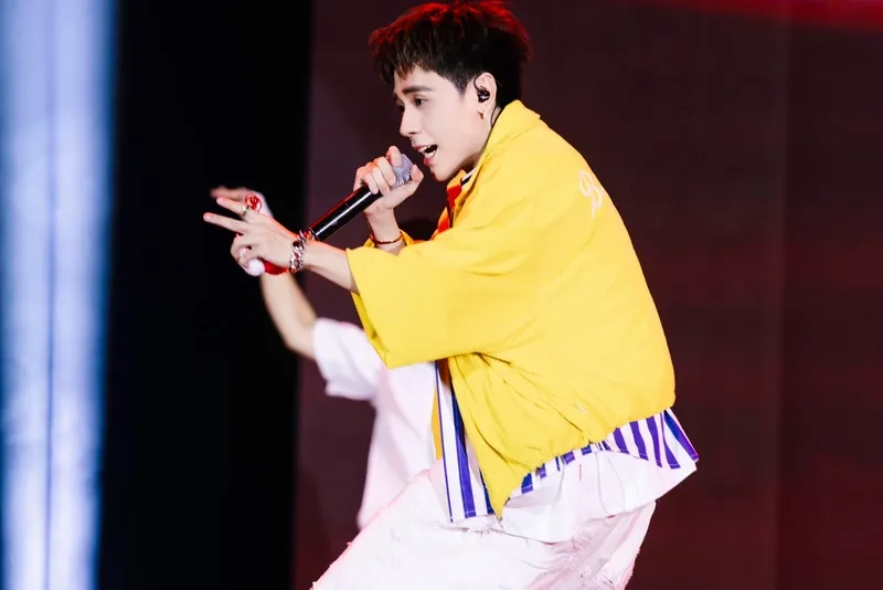 Theo dõi cập nhật trên quang hùng masterd facebook