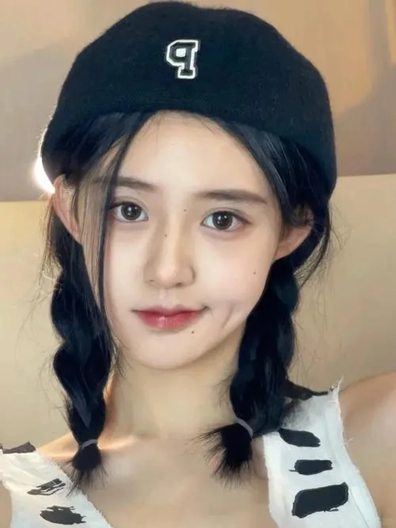 Nụ cười khiến ai cũng rung động của gái xinh má lúm dễ thương