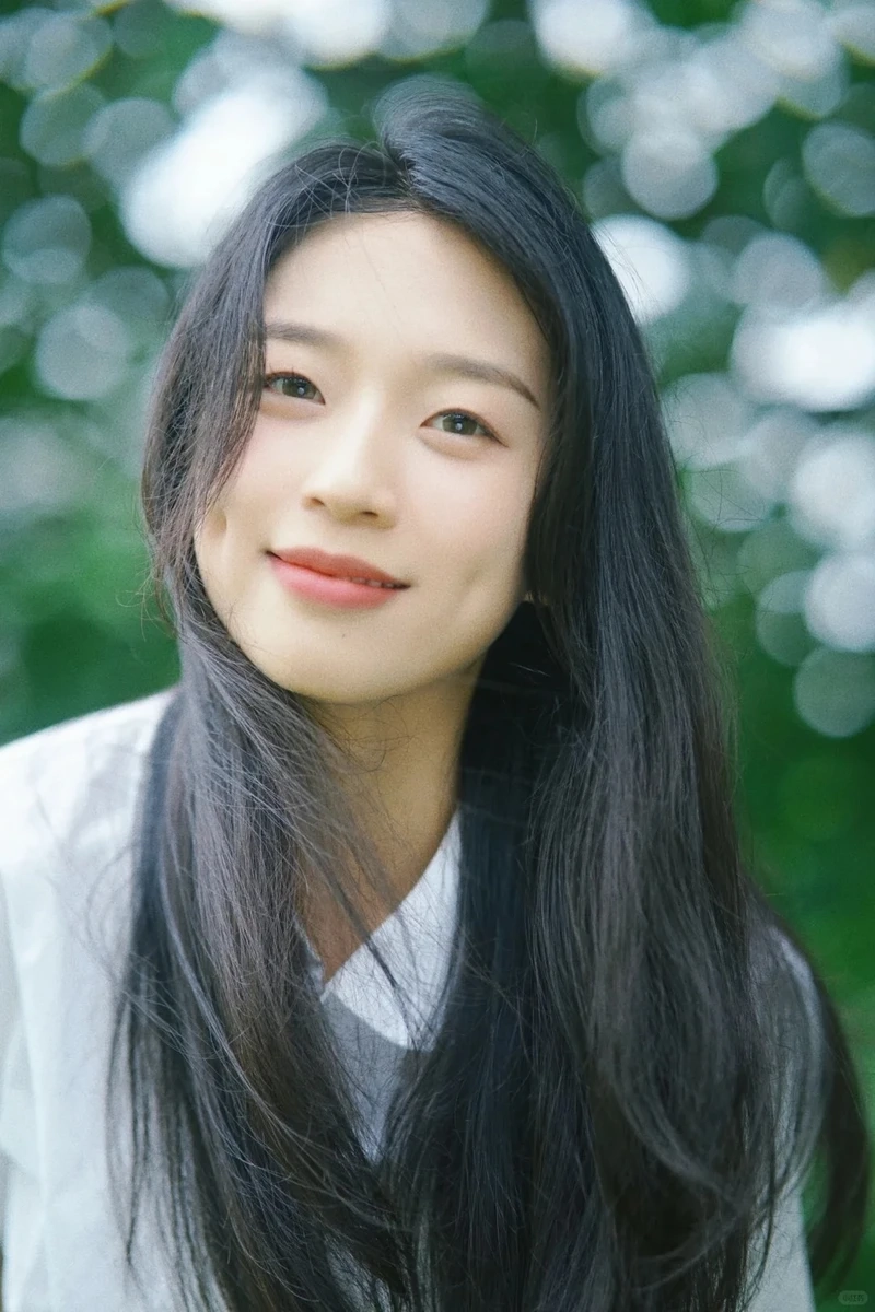 Vẻ đẹp dịu dàng của gái xinh má lúm ngọt ngào cực cuốn